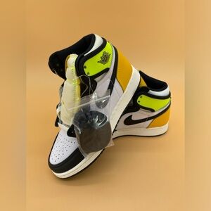 Jordan 1 Retro High White Black Volt University Gold (GS) Sneaker/Shoes